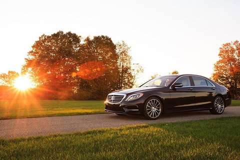 Mercedes S-Class Car Melbourne Airport To CBD - Sunshine Coast Guide 0
