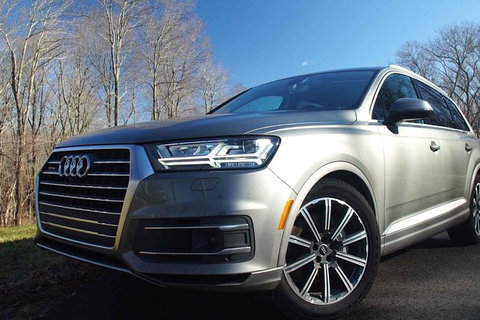 Audi Q7 SUV Melbourne Airport To CBD - Sunshine Coast Guide 2