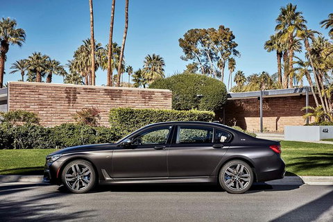 Town Car Hire Melbourne Airport To CBD - Sunshine Coast Guide 1