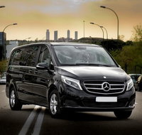 Arrival Private Transfer Melbourne Airport MEL to Melbourne City by Luxury Van - Sunshine Coast Guide