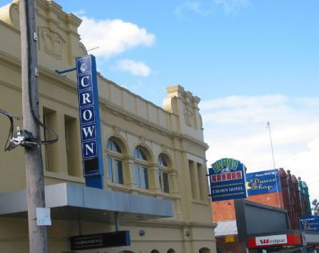 Crown Hotel Lilydale - Sunshine Coast Guide 0
