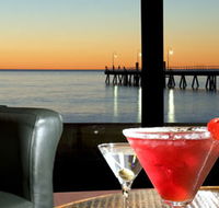 Horizons Cocktail Lounge - Sunshine Coast Guide