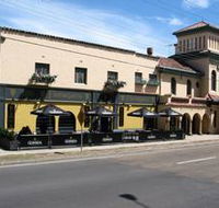 Ferntree Gully Hotel - Sunshine Coast Guide