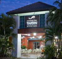 Runaway Bay Tavern - Sunshine Coast Guide