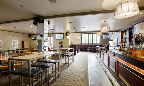 Castle Hill Tavern - Sunshine Coast Guide 3