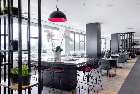 MRepublic Restaurant, Bar And Lounge - Sunshine Coast Guide 1