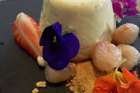 MRepublic Restaurant, Bar And Lounge - Sunshine Coast Guide 2