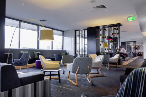MRepublic Restaurant, Bar And Lounge - Sunshine Coast Guide 9