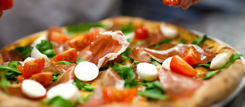 Camelot Gourmet Pizza - Sunshine Coast Guide 1