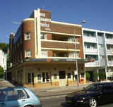 Arts Bar - Sunshine Coast Guide