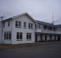 Spring Bay Hotel - Sunshine Coast Guide