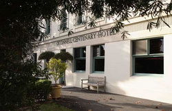 O'Connells Centenary Hotel - Sunshine Coast Guide 1