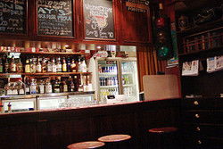 Victoria Tavern - Sunshine Coast Guide 1