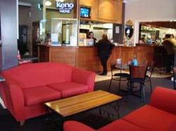 Welcome Stranger Hotel - Sunshine Coast Guide 2