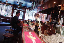 Victoria Tavern - Sunshine Coast Guide 2