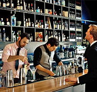 Plus 5 Bar and Restaurant - Sunshine Coast Guide