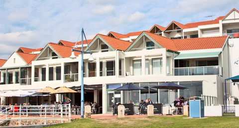 Emmas On The Boardwalk - Sunshine Coast Guide 1