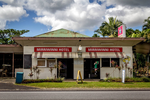 Mirriwinni Hotel - Sunshine Coast Guide 5