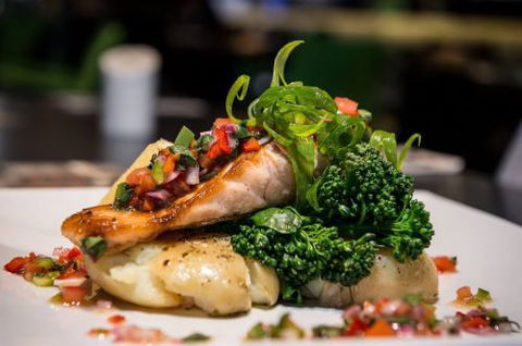 Spotted Dog Tavern - Sunshine Coast Guide 2