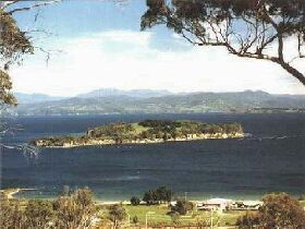 Hotel Bruny - Sunshine Coast Guide 0