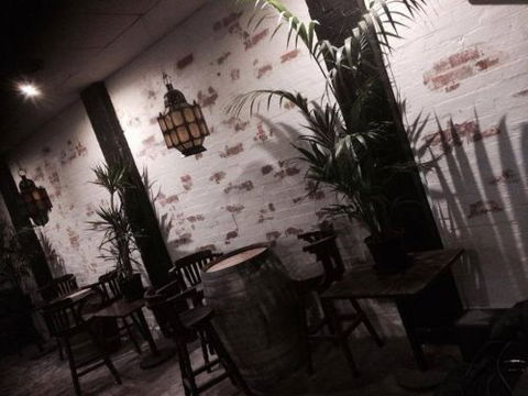 Luxor Bar - Sunshine Coast Guide 2