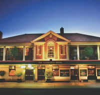 Tamworth Hotel - Sunshine Coast Guide