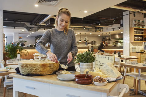 Flaming Cheese Wheel And Wine Experience: Brisbane - Sunshine Coast Guide 0