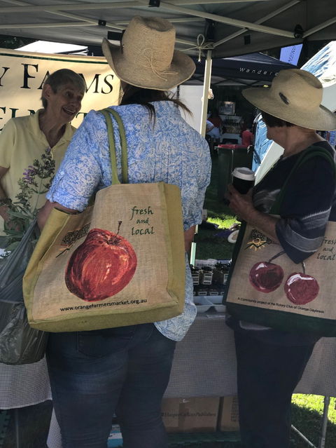 Orange Farmers Market - Sunshine Coast Guide 2