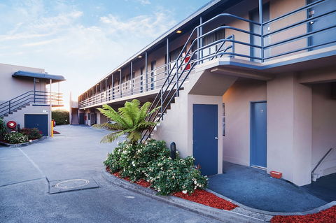 Best Western Mahoneys Motor Inn - Sunshine Coast Guide 1