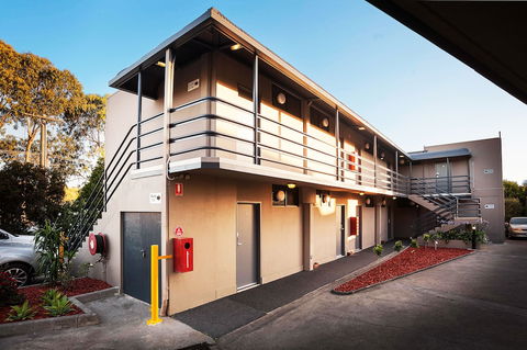Best Western Mahoneys Motor Inn - Sunshine Coast Guide 0