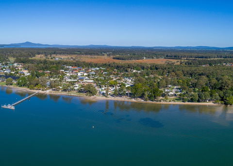 Blue Dolphin Holiday Resort - Sunshine Coast Guide 0