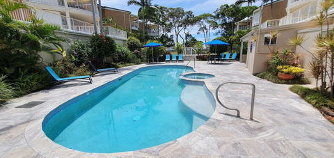 Macquarie Lodge Apartments - Sunshine Coast Guide 0
