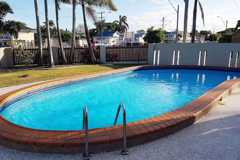 Miners Lodge Motor Inn - Sunshine Coast Guide 1