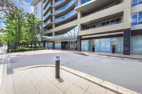 Pacific Suites Canberra - Sunshine Coast Guide 1