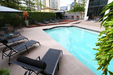 The Regent Apartments - Sunshine Coast Guide 6