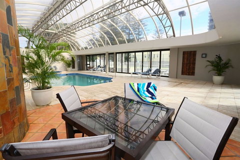 The Regent Apartments - Sunshine Coast Guide 3