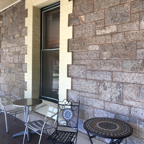 Lodge Outback Motel - Sunshine Coast Guide 0