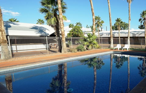 Bluestone Motor Inn - Sunshine Coast Guide 2
