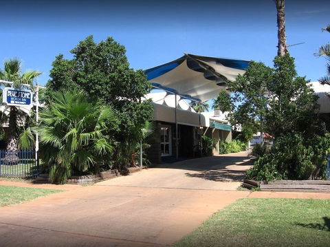 Bluestone Motor Inn - Sunshine Coast Guide 0