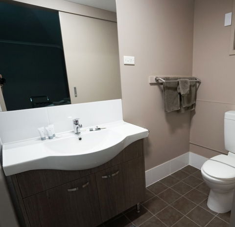 Bluestone Motor Inn - Sunshine Coast Guide 4