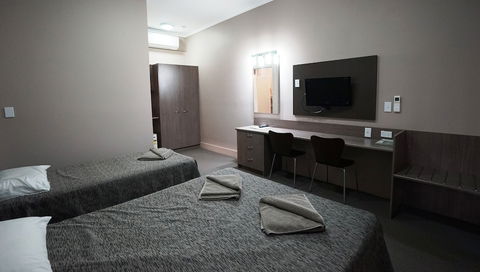 Bluestone Motor Inn - Sunshine Coast Guide 3