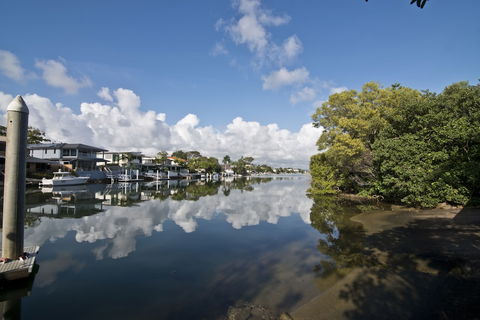Hotel Laguna - Sunshine Coast Guide 0