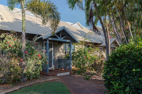 Broome Beach Resort - Sunshine Coast Guide 1