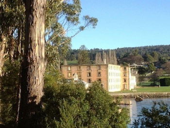 Port Arthur Villas - Sunshine Coast Guide 5