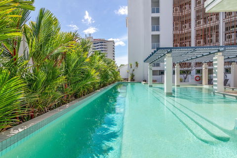 201 Lake Street Apartments - Sunshine Coast Guide 0