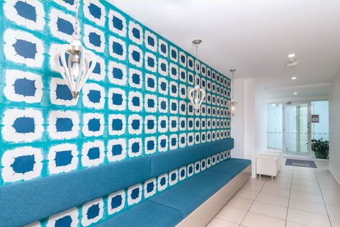 201 Lake Street Apartments - Sunshine Coast Guide 1
