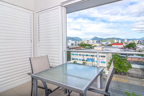 201 Lake Street Apartments - Sunshine Coast Guide 6