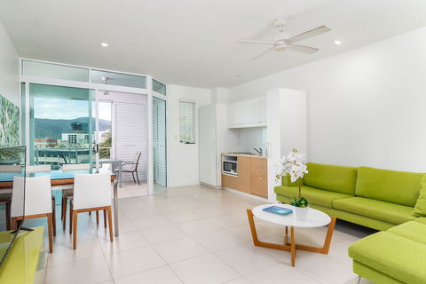 201 Lake Street Apartments - Sunshine Coast Guide 5