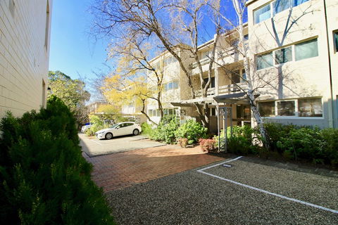 Apartments On Lygon - Sunshine Coast Guide 5