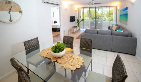 Waters Edge Apartments Cairns - Sunshine Coast Guide 1